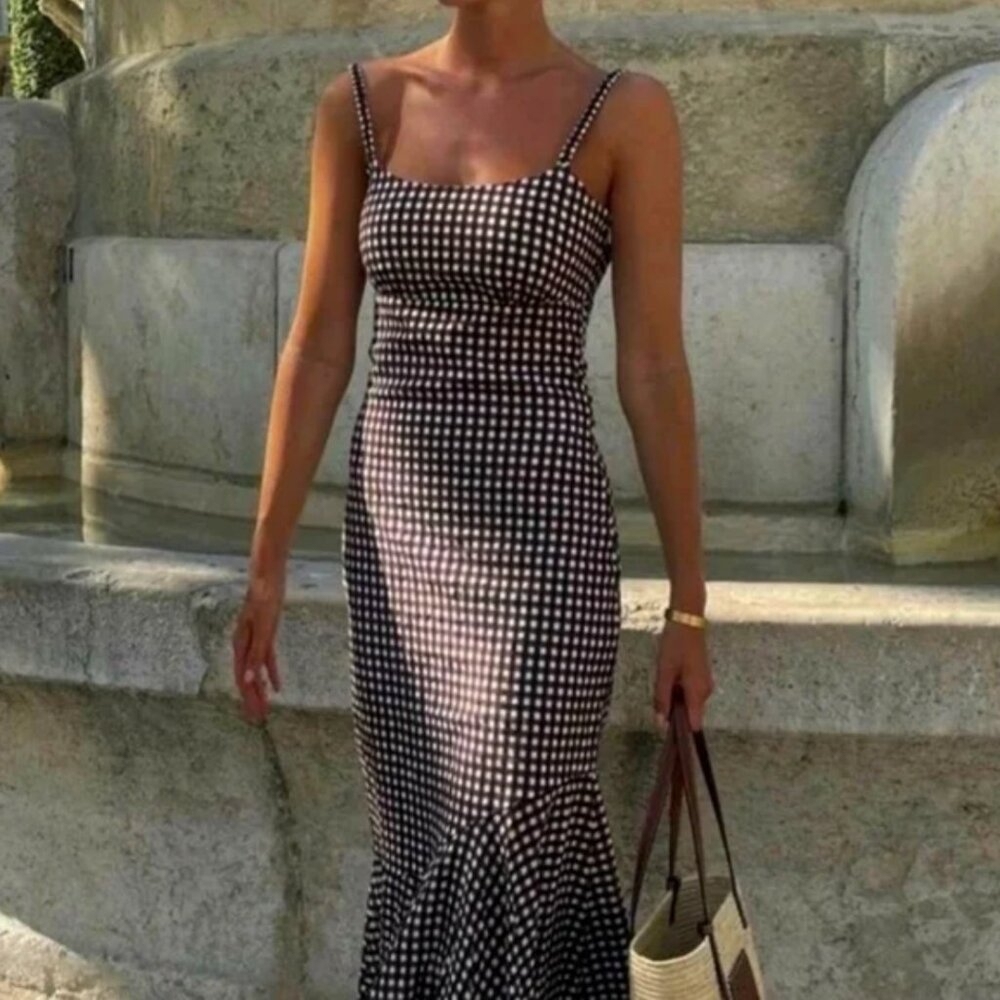 Elegant Black and White Maxi Dress